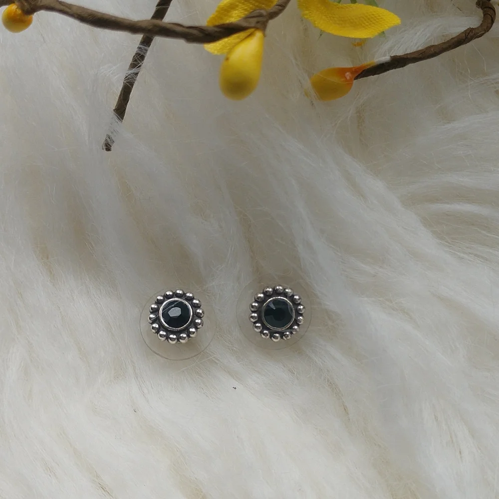 New Brighton Vintage Black and silver Earrings - Picture 1 of 4